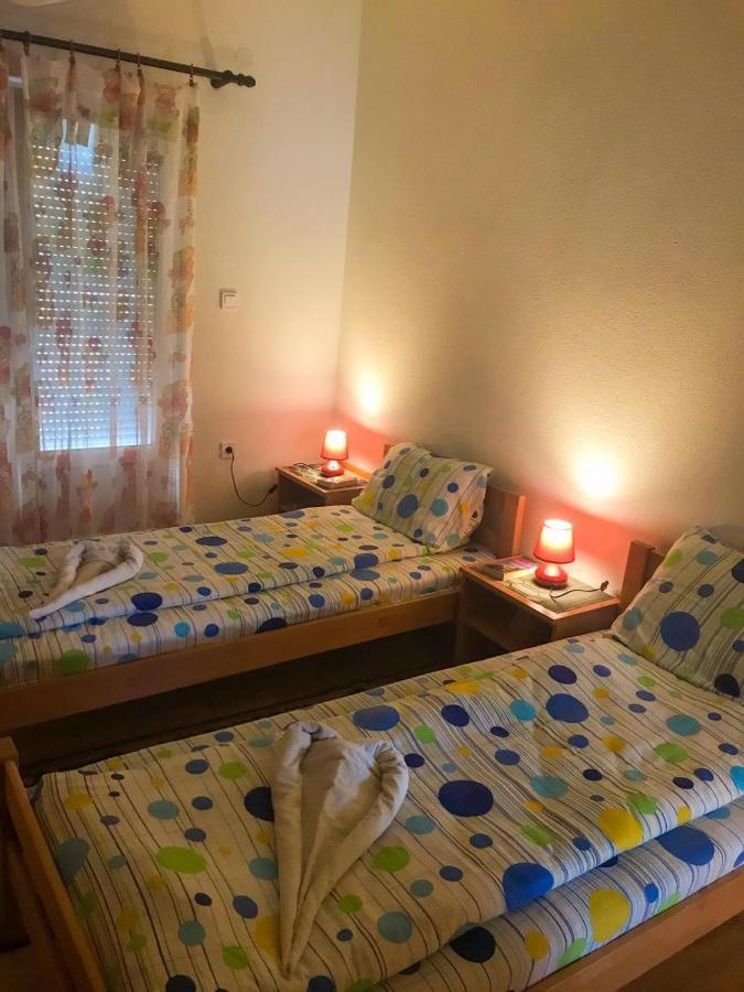 Jovana -- Porodicni Apartmani Igalo Herceg Novi Extérieur photo