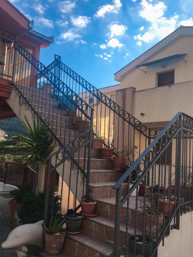 Jovana -- Porodicni Apartmani Igalo Herceg Novi Extérieur photo
